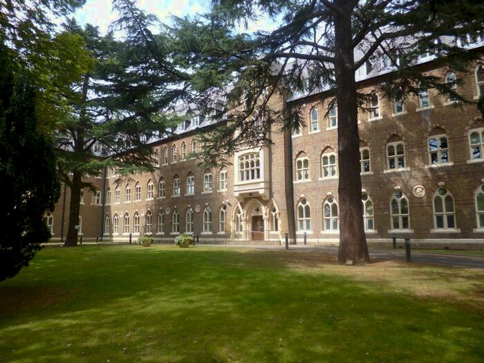 2 Bedroom Flat To Rent In Borough Road, Osterley, Isleworth, TW7