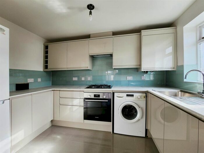 2 Bedroom Flat To Rent In Harland Close, London, SW19