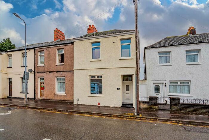 4 Bedroom End Of Terrace House To Rent In Wyndham Crescent, Canton, Cardiff, CF11