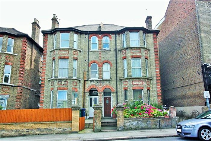 2 Bedroom Flat To Rent In Church Road, Hendon, NW4