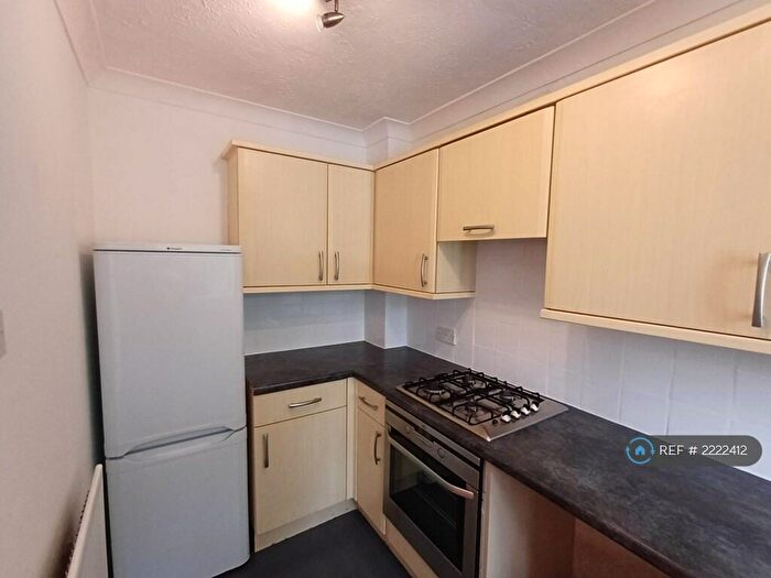 2 Bedroom End Of Terrace House To Rent In Sandpiper Way, Orpington, BR5