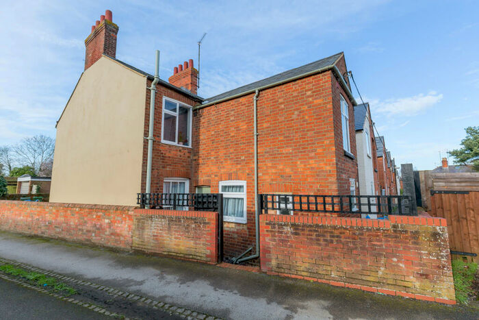 1 Bedroom Flat To Rent In Jubilee Terrace, Stony Stratford, Milton Keynes, MK11