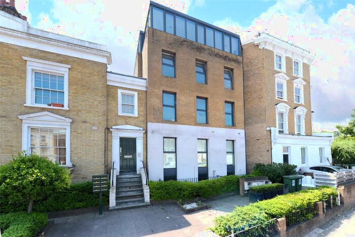 2 Bedroom Flat To Rent In New Cross Road, New Cross, London, SE14