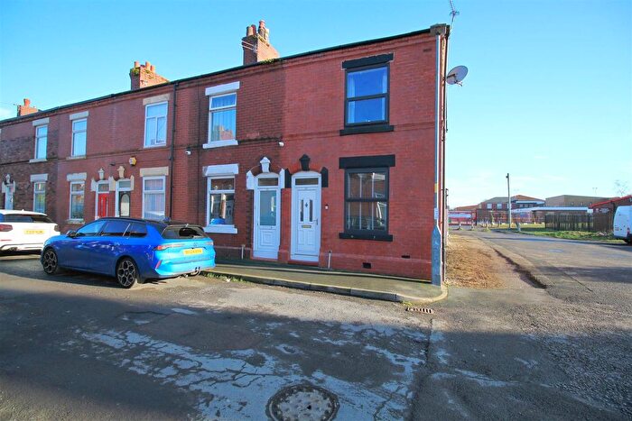 3 Bedroom End Terrace House For Sale In Hawthorn Street, Audenshaw, M34