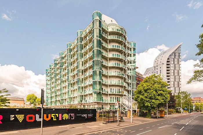 2 Bedroom Flat To Rent In Uxbridge Road, Ealing, W5