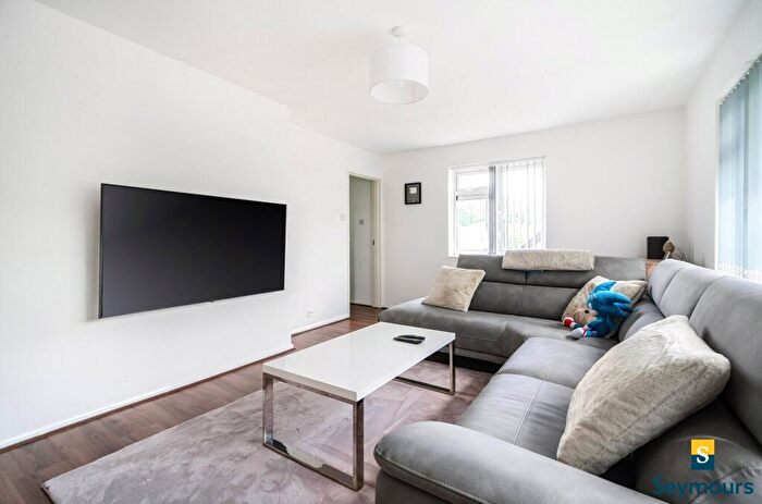 1 Bedroom Flat For Sale In Boxgrove Avenue, Guildford, Surrey, GU1