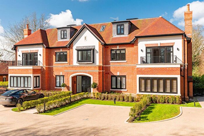 2 Bedroom Apartment For Sale In New Road, Digswell, AL6