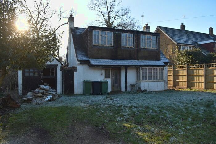 2 Bedroom Detached House For Sale In Ravensworth Road, Mortimer, Berks, RG7