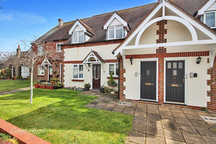 2 Bedroom Flat For Sale In Arundel Road, Angmering, BN16