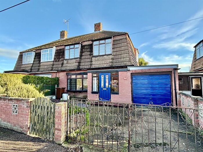 3 Bedroom Semi-Detached House For Sale In St. James Road, Isle Of Grain, Rochester, ME3