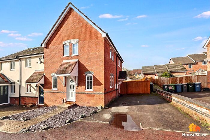 1 Bedroom End Of Terrace House For Sale In Falcon Rise, Downley, High Wycombe, HP13