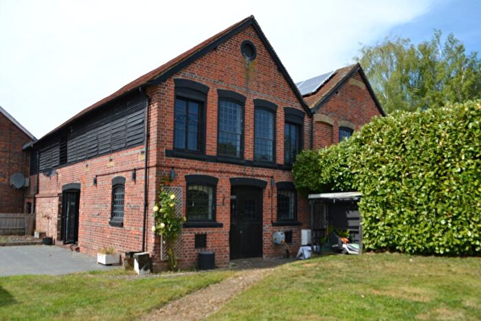 3 Bedroom Semi-Detached House For Sale In Court Lane, Tonbridge, TN11