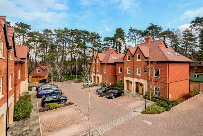 4 Bedroom Semi-Detached House To Rent In Queensbury Gardens, Ascot, SL5