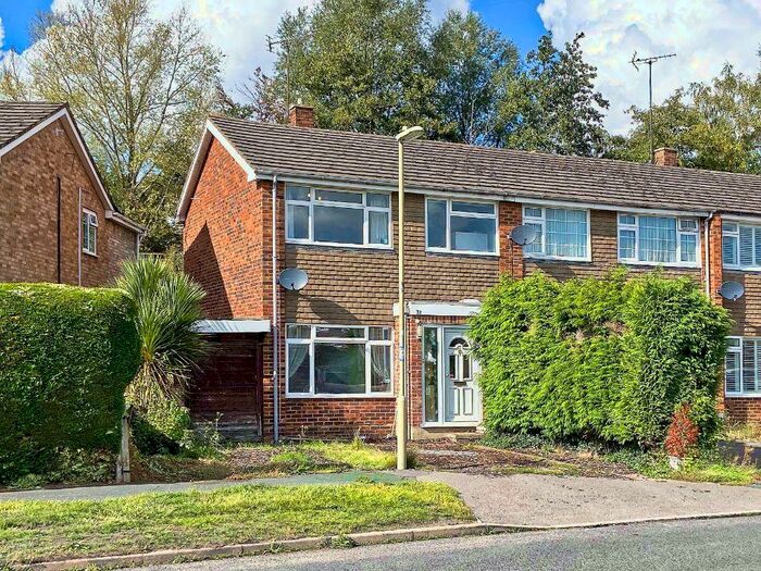 3 Bedroom End Of Terrace House To Rent In Sunnybank Road, Farnborough, GU14