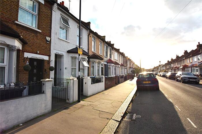 2 Bedroom Terraced House To Rent In Lakehall Road, Thornton Heath, CR7