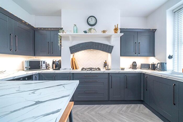 3 Bedroom End Terrace House For Sale In Brooklands, Buxton, SK17