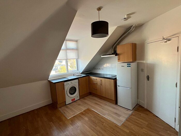 Studio To Rent In Lordship Lane, London, N22