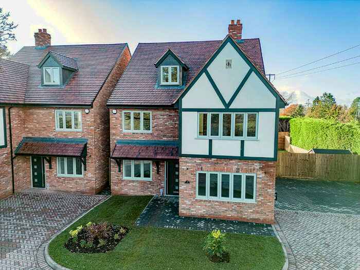 5 Bedroom Detached House For Sale In Evesham Road, Cookhill, B49