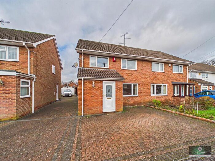 3 Bedroom House To Rent In Crabbet Road, Crawley, RH10