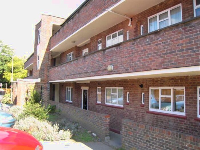 4 Bedroom Flat To Rent In Aubyn Square, London, SW15