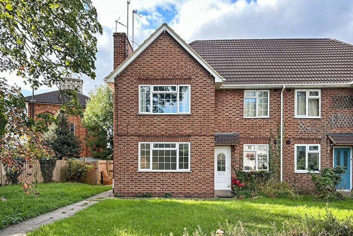 2 Bedroom Maisonette For Sale In Orchard Close, Longford, GL2