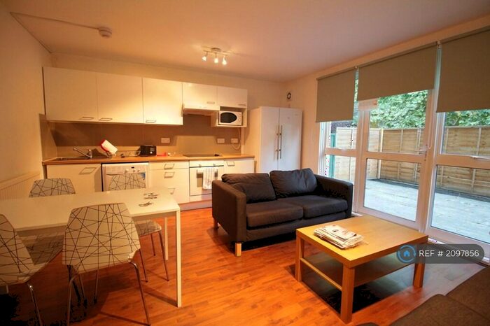 4 Bedroom Flat To Rent In Trimdon, London, NW1