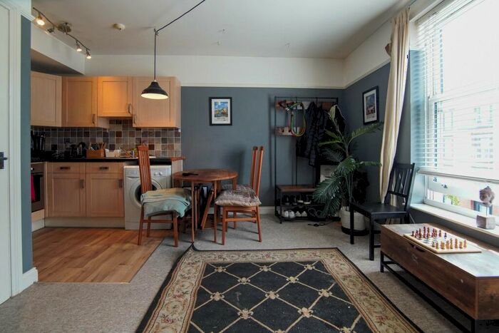 1 Bedroom Flat To Rent In Midland Road, Old Market, Bristol, BS2