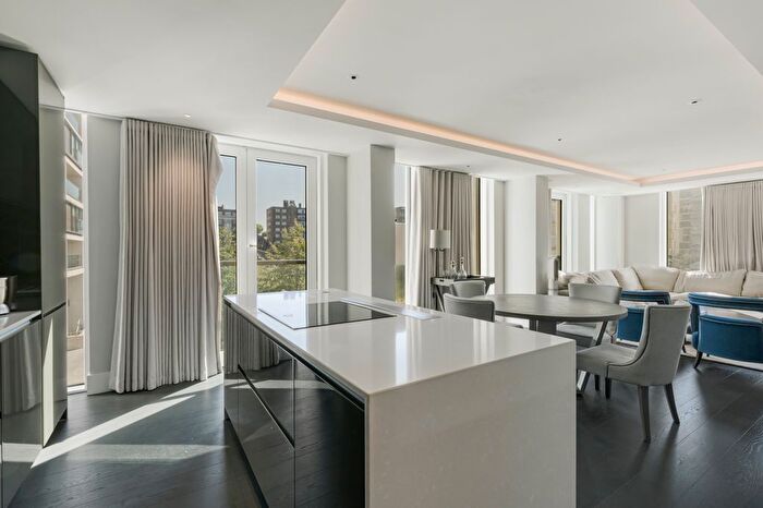 2 Bedroom Flat For Sale In Radnor Terrace, West Kensington, London, W14