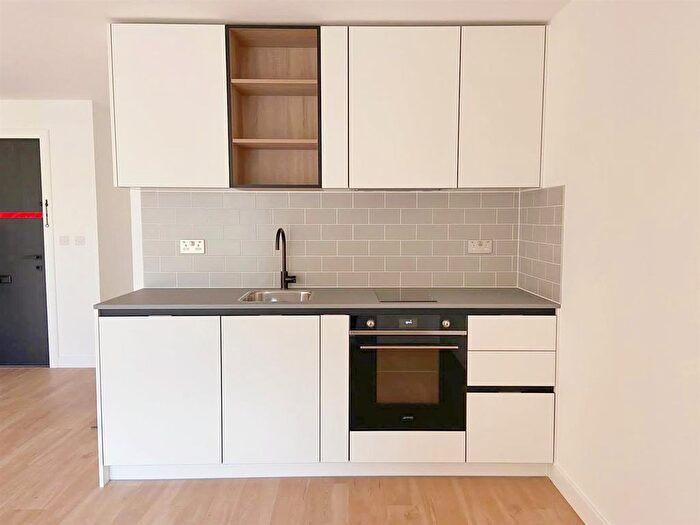 1 Bedroom Studio To Rent In Beaufort Square, London, NW9