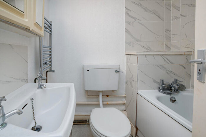 Apartment To Rent In Pratt Street, London, NW1