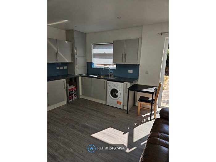 5 Bedroom Semi Detached House To Rent In Hendford Grove, Yeovil, BA20