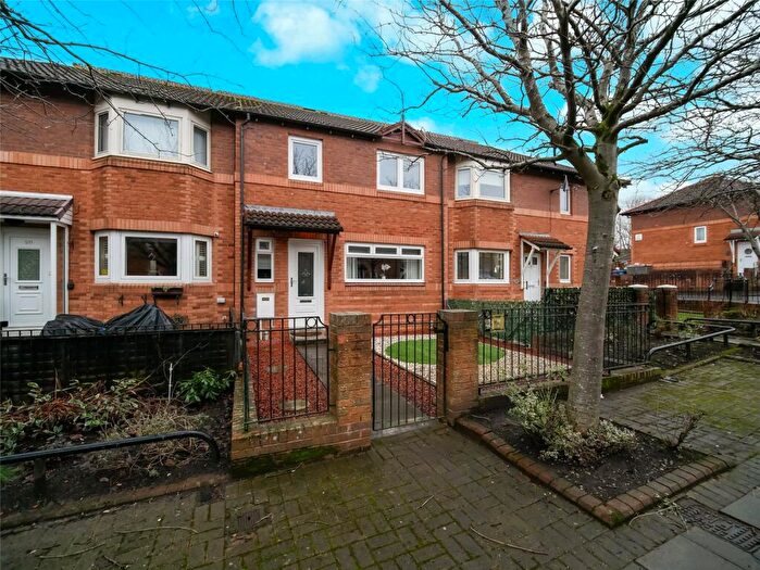3 Bedroom Terraced House For Sale In Castlelaw Gardens, Glasgow, Glasgow City, G32