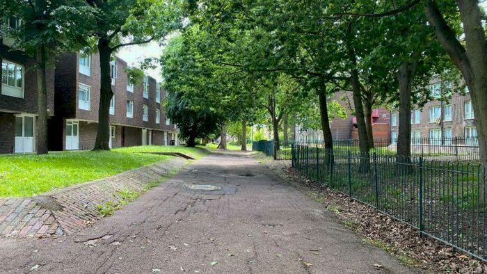 3 Bedroom Flat To Rent In Hector, NW9