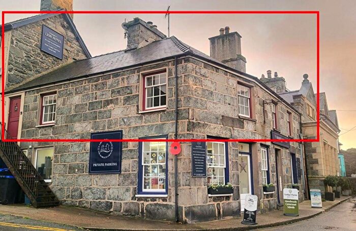 3 Bedroom Flat For Sale In St Floor Flat, Cambrian House, High Street, Harlech, LL46