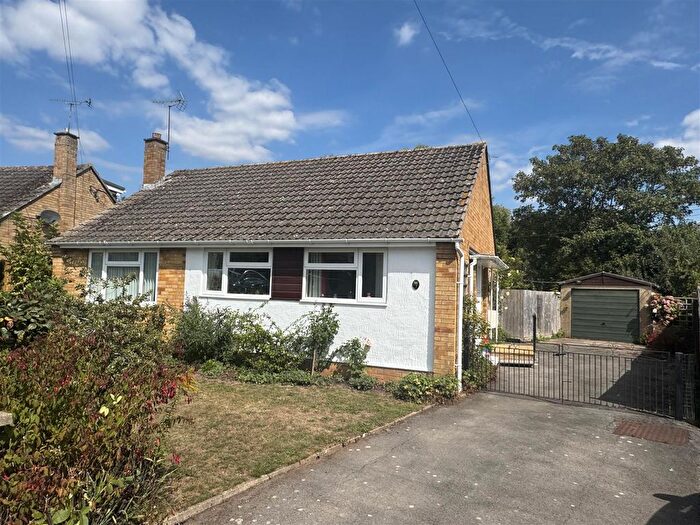 3 Bedroom Detached Bungalow For Sale In Johnstone Road, Newent, GL18
