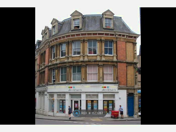 7 Bedroom Flat To Rent In Royal York Crescent, Bristol, BS8