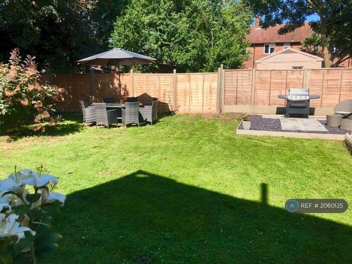 1 Bedroom Flat To Rent In Mottingham, London, SE9