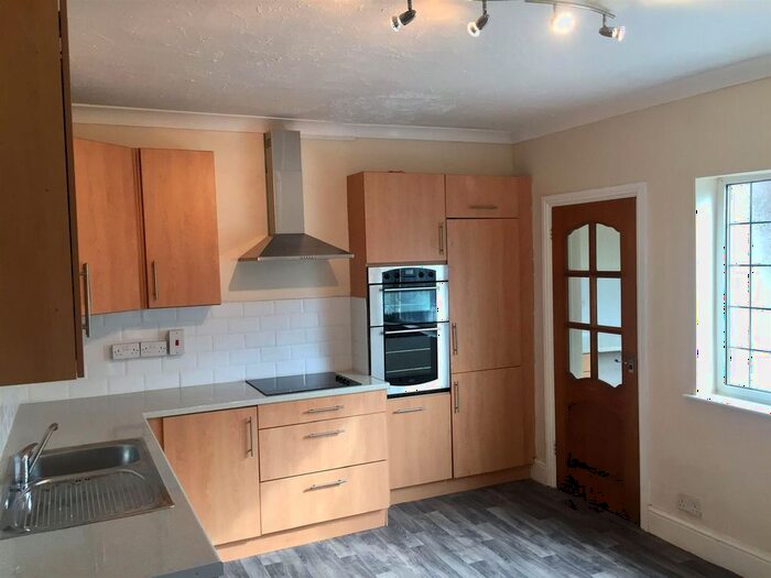 3 Bedroom Property To Rent In Ringwood Road, Wolverhampton, WV10