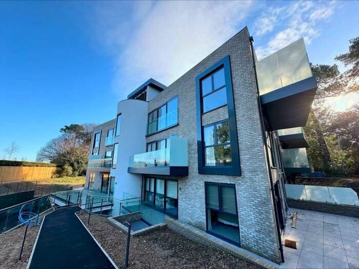 2 Bedroom Flat To Rent In Martello Road South, Canford Cliffs, Poole, BH13