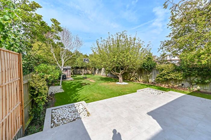 6 Bedroom Semi-Detached House For Sale In Holland Avenue, Wimbledon Common, London, SW20