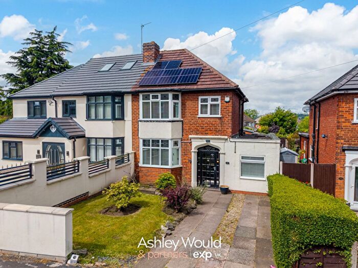 3 Bedroom Semi-Detached House For Sale In Farm Road, Oldbury, B68