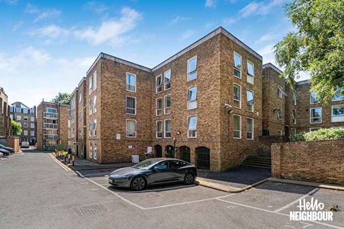 3 Bedroom Apartment To Rent In Camden Walk, London, N1