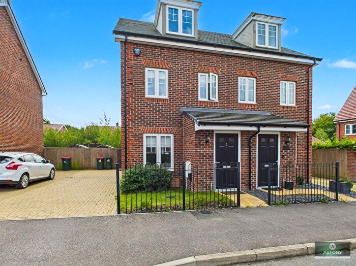 3 Bedroom Semi-detached House For Sale In Foxglove Drive, Forgewood, RH10