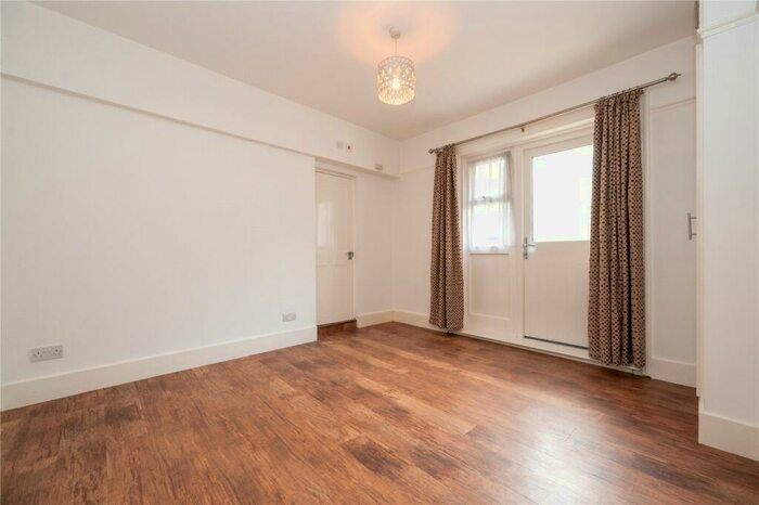 1 Bedroom Flat To Rent In Alma Road, St. Albans, Hertfordshire, AL1