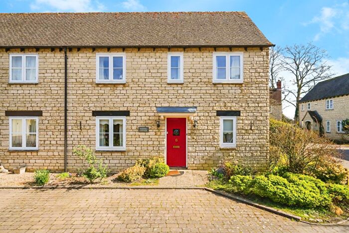 2 Bedroom End Of Terrace House For Sale In Glissard Way, Bradwell Village, Burford, OX18