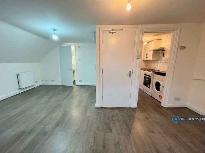 1 Bedroom Flat To Rent In West Green Road, London, N15