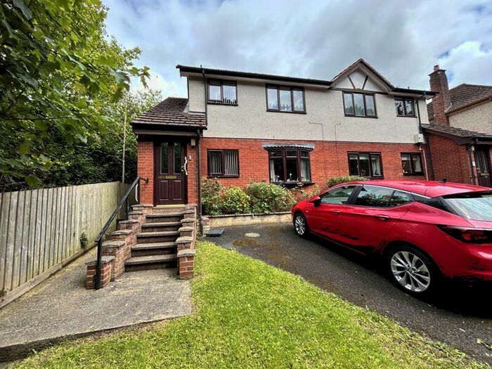 1 Bedroom Flat For Sale In Coed Coch Road, Old Colwyn, LL29
