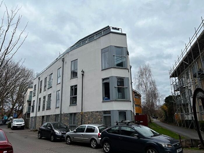 1 Bedroom Flat To Rent In Barton Road, Bristol, BS2