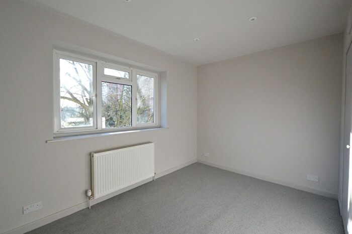 3 Bedroom Flat To Rent In Guyscliff Road, London, SE13