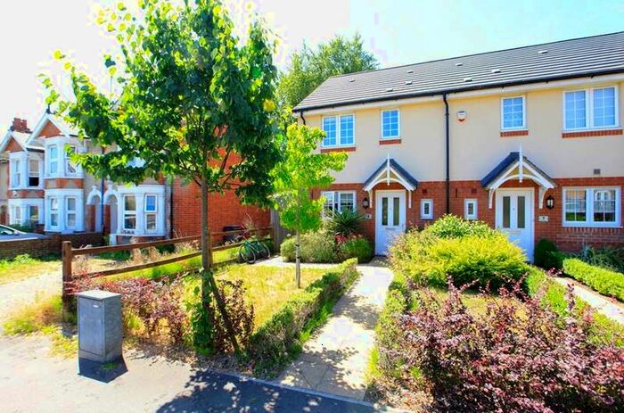 2 Bedroom End Of Terrace House To Rent In Cintra View, Northumberland Avenue, Reading, RG2